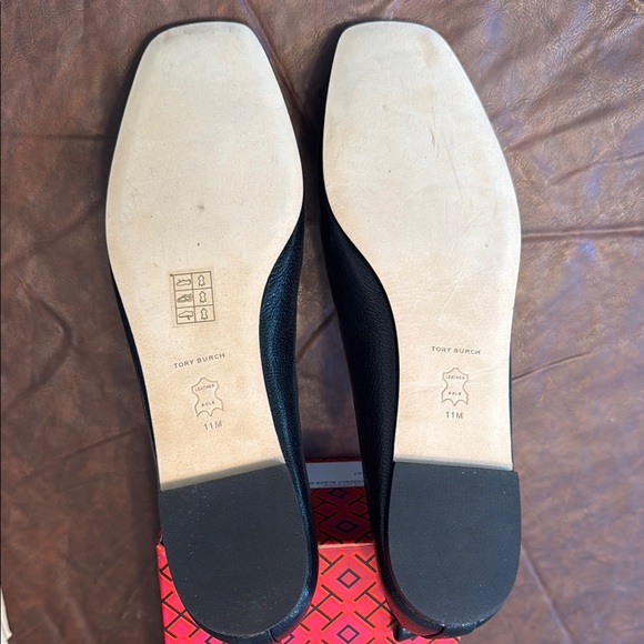 Tory Burch Black and Gold Eleanor Ballet Flats with Signature Emblem - Picture 4 of 5
